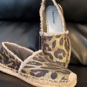 Super cute Espadrille slips ons! So comfy!!